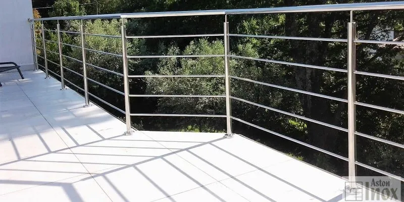 Inox ograda za balkone sa horizontalnim ispunama